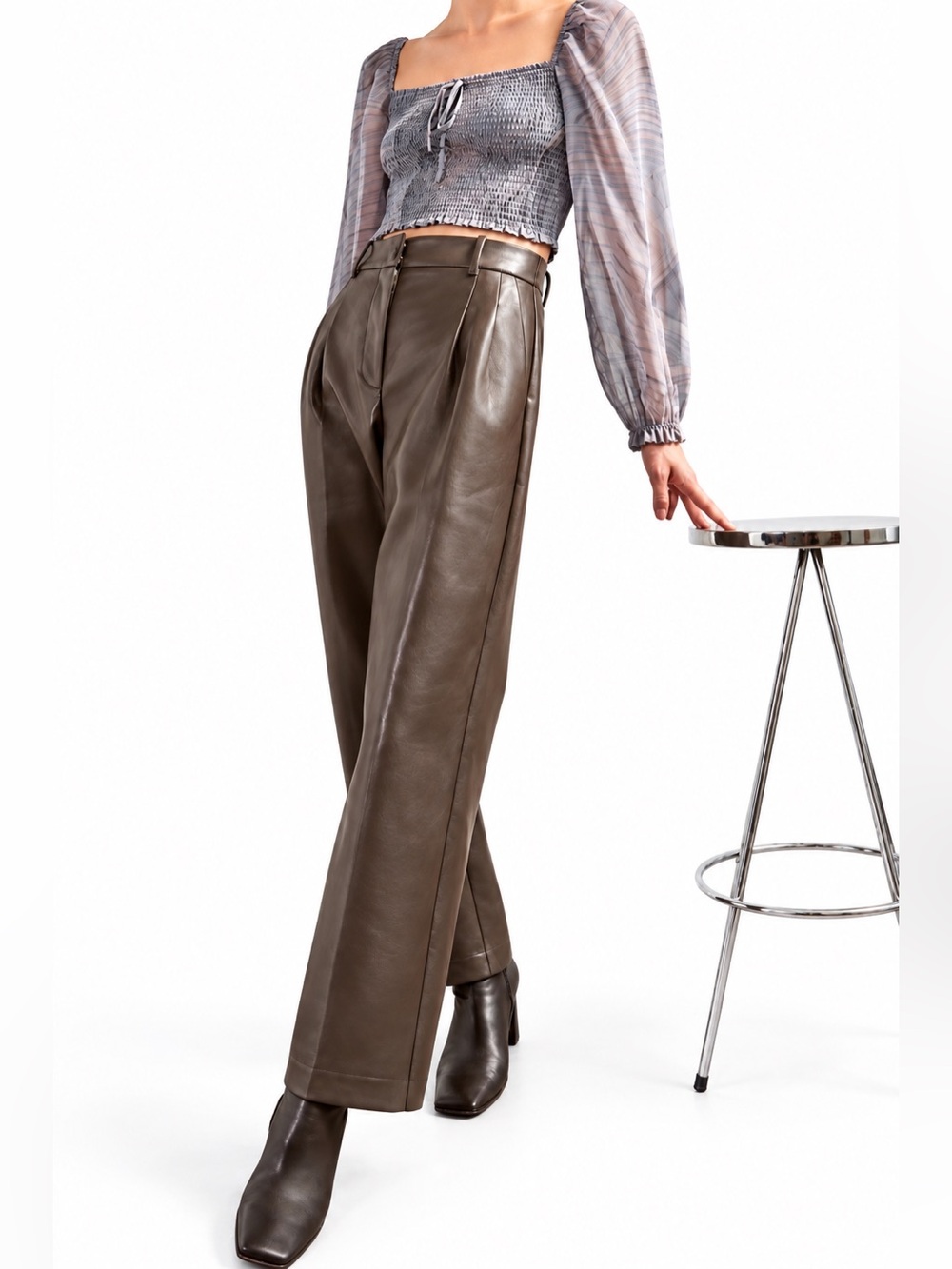 Aritzia Wilfred Effortless Vegan Leather Pant – Size 10 – Brown/Taupe